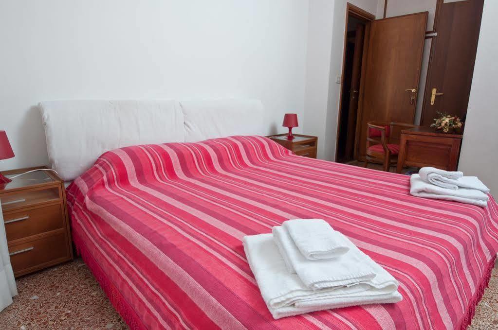 2 Passi Da Bed & Breakfast Rome Exterior photo
